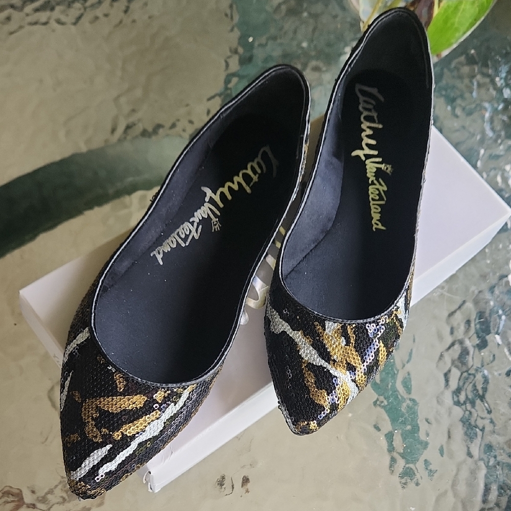 Kathy Van Zeeland Elegant Black and Gold Sequin Pointed Toe Flats Size 7